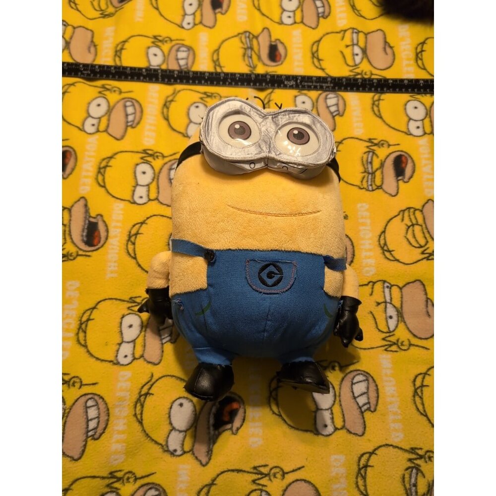 Universal Studios Despicable Me Minion 2 Soft Plush Backpack Stuart 14" READ